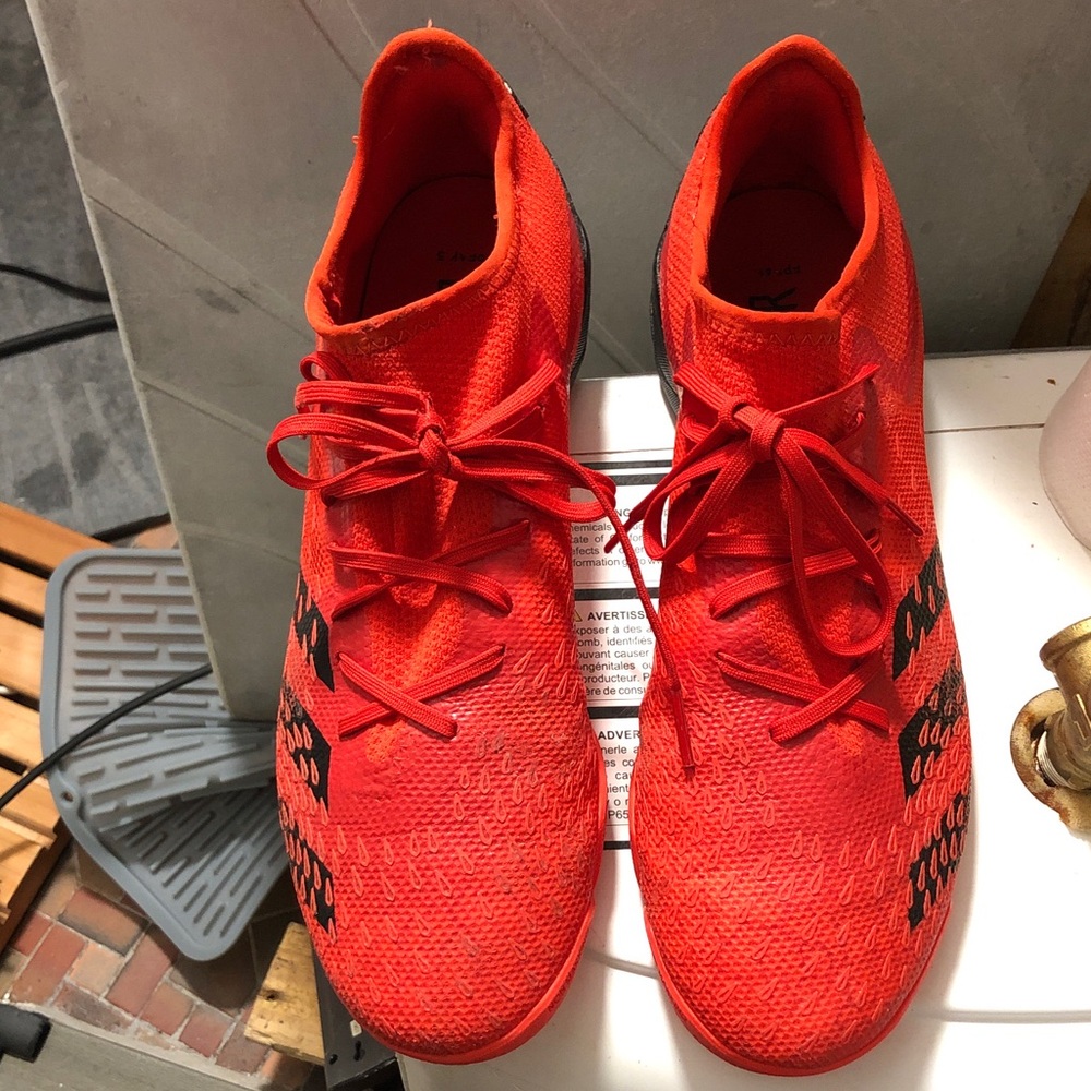 Adidas soccer cleats predator freak.3 demonscale Solar Red